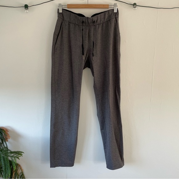 Lululemon On The Fly Pant *28" in Heathered black - Picture 2 of 14